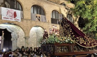 CIENTOS DE DAIMIELEÑOS ACOMPAÑAN A MARIA DESOLADA EN UNA PROCESION HISTORICA Y EXTRAORDINARIA