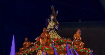 LA SEMANA SANTA EN IMAGENES. LOS MORAOS