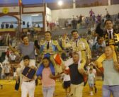GRAN CORRIDA DE TOROS EN DAIMIEL. LOS TRES ESPADAS A HOMBROS JUNTO AL MAYORAL DE LA GANADERÍA.